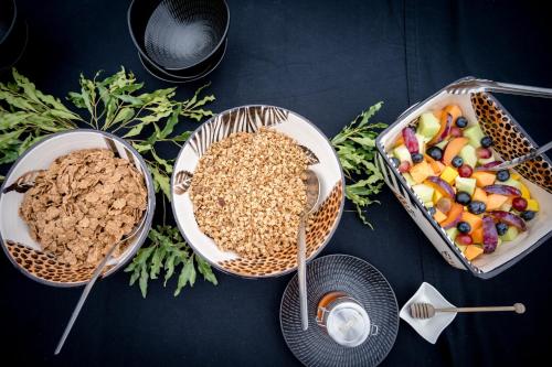 Makumu Private Game Lodge Makumu Private Game Lodge