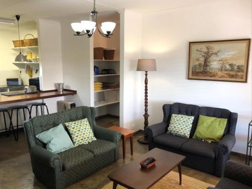 Come Stay No 6 - a well appointed two-bedroom unit with large covered patio