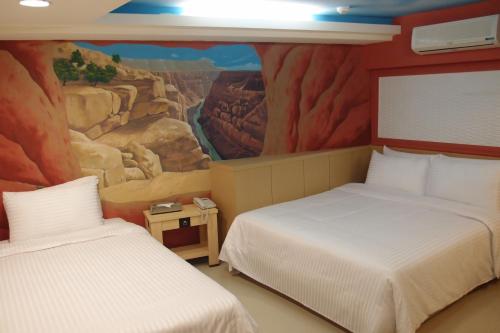 Standard Triple Room image 4