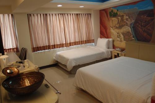 Standard Triple Room image 3