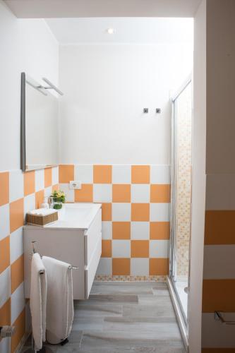Orsini Family Deluxe Apartment by Mamo Florence - image 4