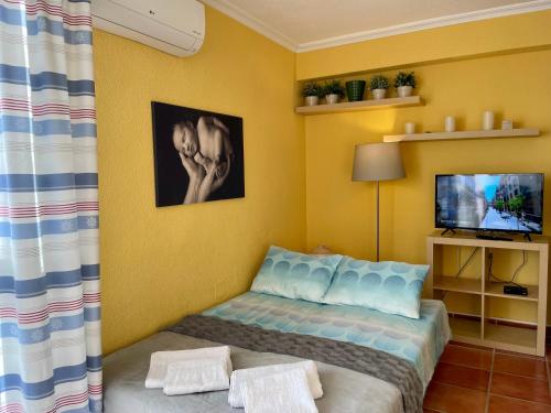 Cosy, seaview apartment, close to beach and bars -Edificio RHIN