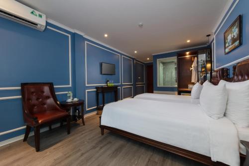 room detail thumbnail 1