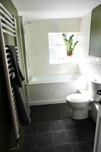 Banyo, Cosy cottage on the doorstep of Bath and its countryside in Swainswick