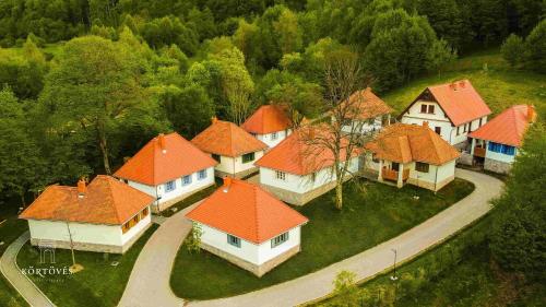 Körtövés Guest Village (Kortoves Guest Village) in Baraolt