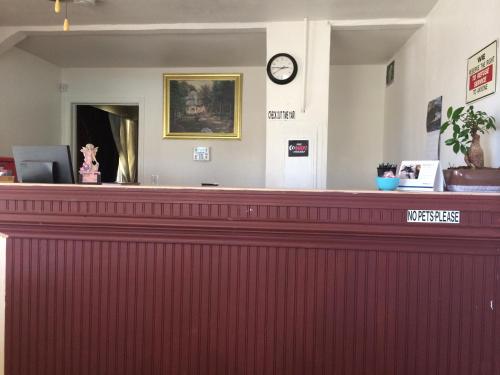 Townhouse Motel - image 2