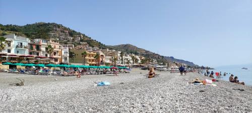 沙灘, Casa del Mare Sicilia Letojanni in 萊托揚尼