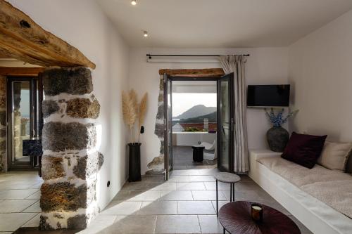 Fedra Suites - Tap to explore photos