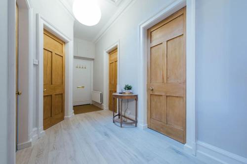 Bejárat, The Riverside Apartment (free parking) in Észak-Stirling