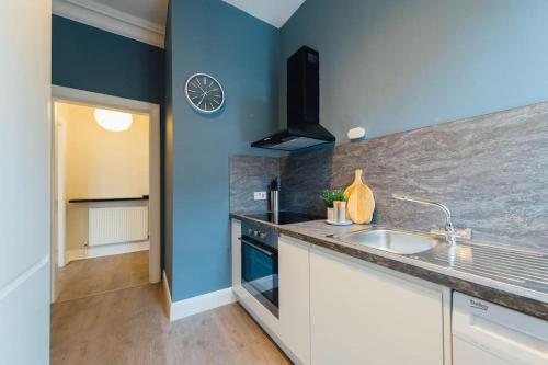 Stylish Stirling Apartment - free parking in Stirling