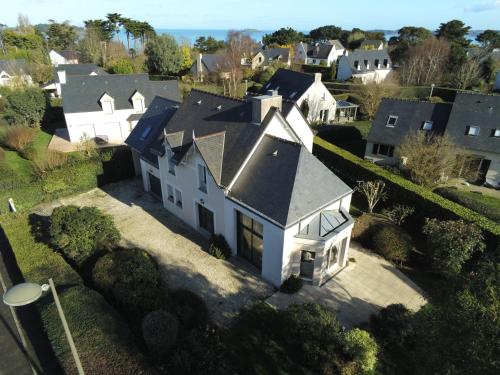 Charmante maison de famille avec cour fermée gîte à louer Saint-Jacut-de-la-Mer