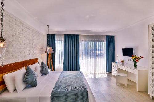 Arnna Hotel Arnna Hotel is a popular choice amongst travelers in Kas, whether exploring or just passing through. The hotel offers guests a range of services and amenities designed to provide comfort and convenien