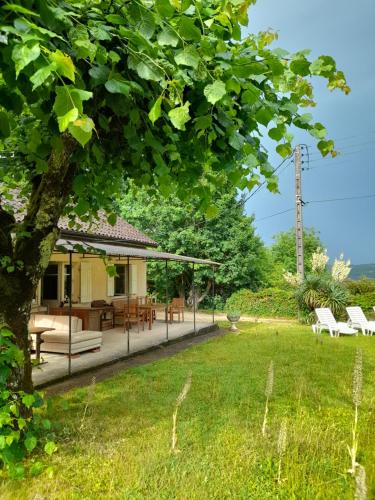 Maison dans écrin de verdure en Périgord noir - Location saisonnière - Saint-Cyprien