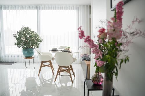 . Blue Yvey Apartment