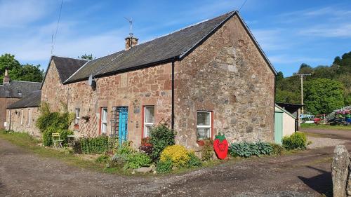 Berry View - Idyllic cosy cottage on berry farm gîte à louer Forest of Alyth