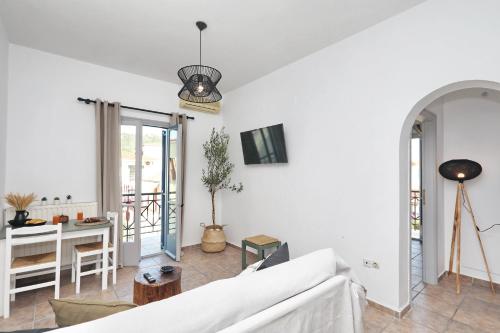 Apartment with Mountain View image 6