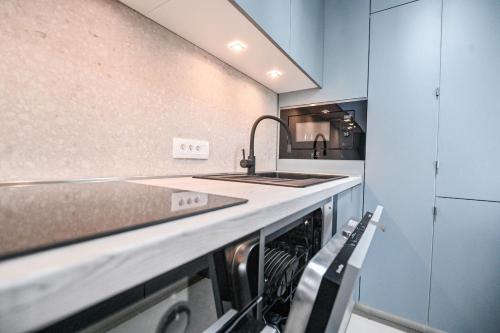 Luxury Apartment Nina with sea view in Milcetici