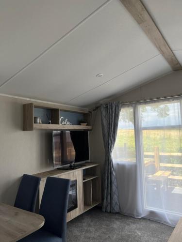 Sunnycott Caravan Park - image 8