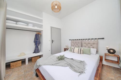 Apartment with Mountain View image 10