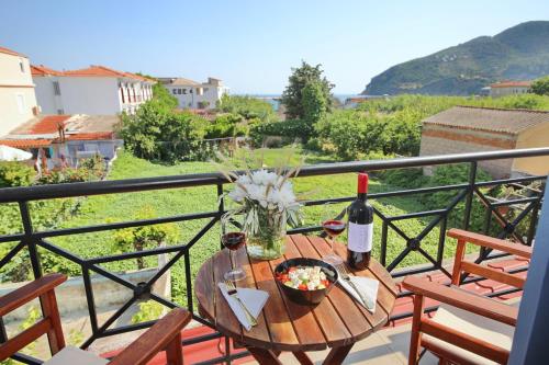 Apartment with Mountain View image 3