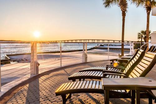 East Pass 208 near Destin Harbor Boardwalk