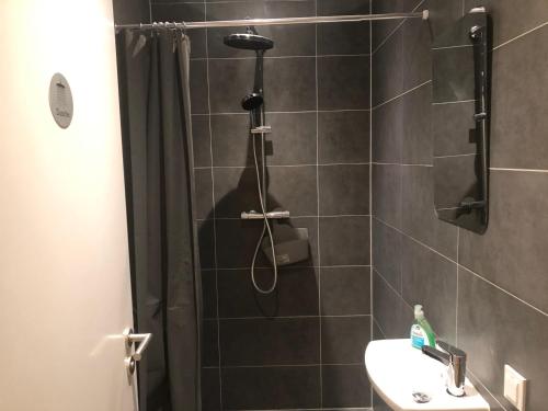 Double or twin room, shared bathroom