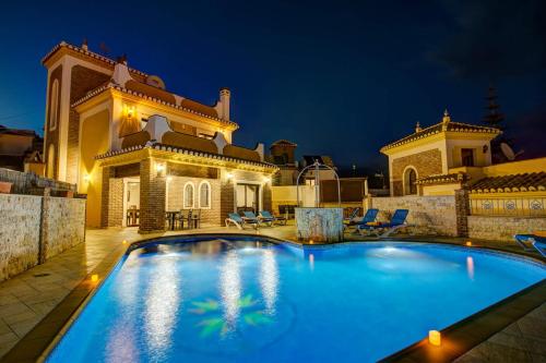 Villa Ramos Lara by Villa Plus