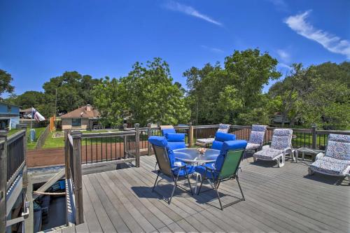 Waterfront Lake Conroe Home with Deck and Water Access! - main image