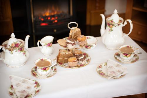 Їжа та напої, Tower Lodge B&B in Мелоу