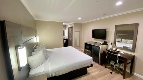 Ramada Limited Santa Cruz Water Street - image 9