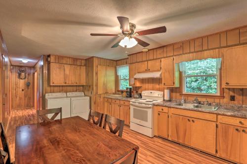 Hike the Appalachian Trail! Serene Marshall Cabin in Marion (NC)