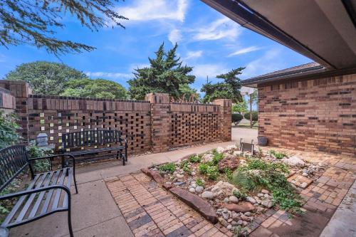 Homestead House - In Shadow Hills Golf Course Division Home in 拉伯克