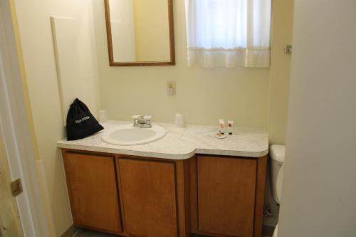Lockview Motel