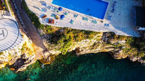 Villa Amos at Aquamarine Residence - image 2