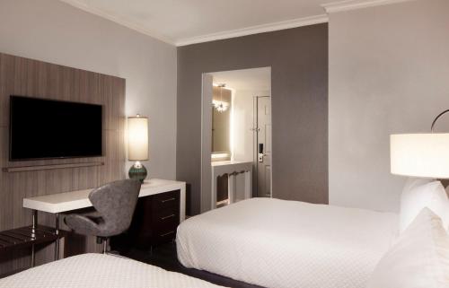 Standard Room image 8