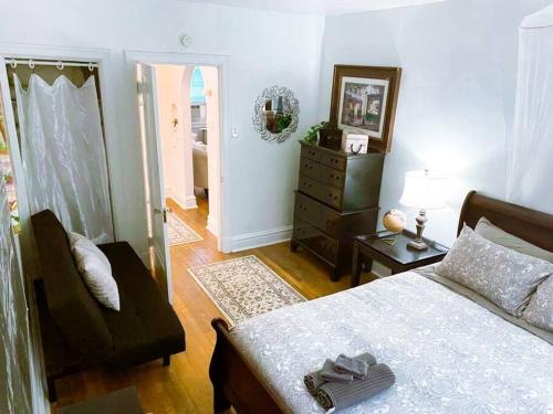 One-Bedroom Apartment image 10