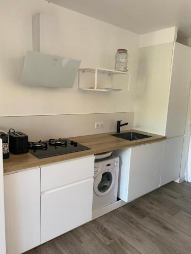 Konyha, Les Marines, Castello Rosso vue mer - Accès plage à pied (Les Marines, Castello Rosso vue mer - Acces plage a pied) in Casaglione