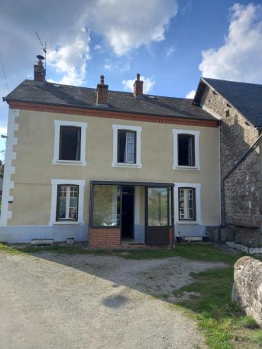 Maison à la campagne gîte à louer Auzances