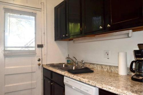 (49.1W) Beautiful Getaway in Saint Louis near Forest Park