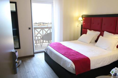 Logis Hôtel Saint-Guirec et de la Plage