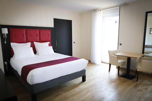 Logis Hôtel Saint-Guirec et de la Plage