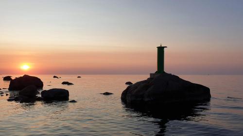 Kilátás, Prangli sadama majutus in Tammneeme