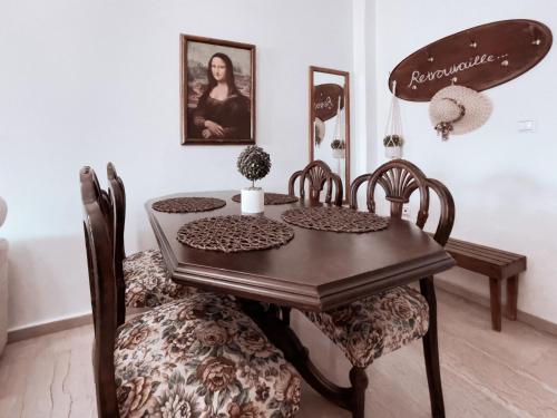 IVY Apartment in the Heart of the City