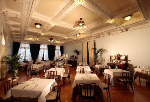 Hotel Croce Bianca - image 2