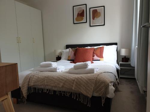 Cheerful 1 private room-ensuite with free parking