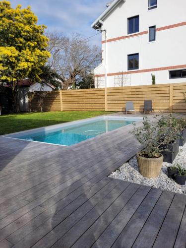 Anglet Maison avec piscine au coeur des cinq cantons gîte à louer Chambre-d'Amour