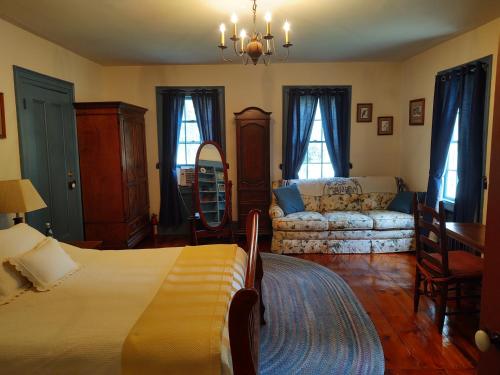 1805 House Bed & Breakfast - image 10