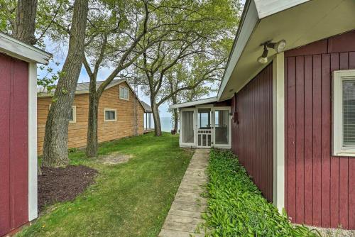 Lakefront Cottage Near Wineries and State Parks! in Muskegon