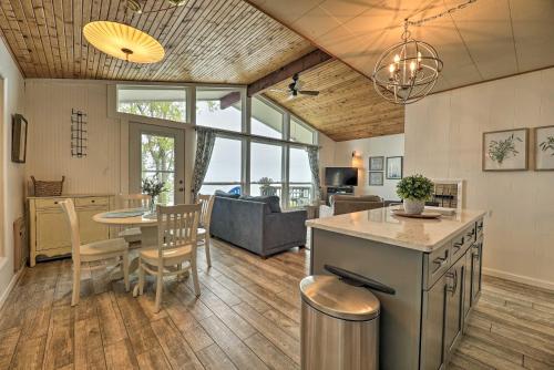 Lakefront Cottage Near Wineries and State Parks! in Muskegon