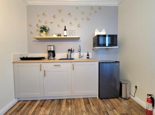 Large 1-Bedroom with kitchen In Encino in Encino, USA